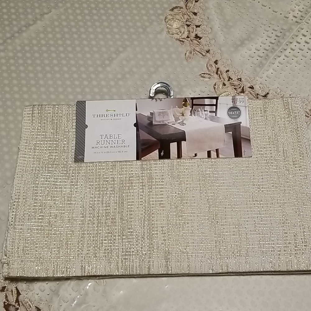 Table Runner - Picture 5 of 5